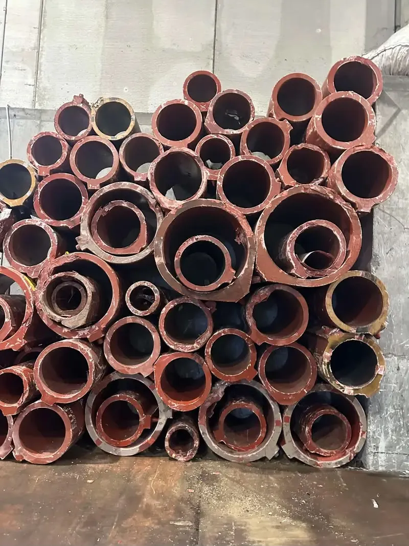 Tubazioni e materiali industriali in magazzino